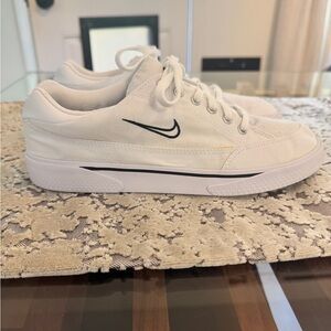 Nike Retro GTS Sneaker Women’s size 8.5